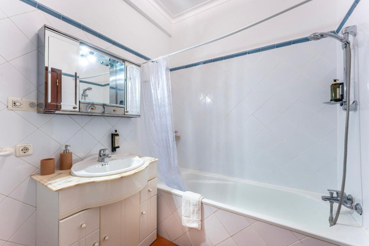 Peaceful 1 Bdr Apartment W/ Balcony By Lovelystay Almancil Exteriör bild